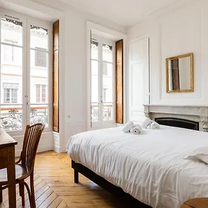 https://dify-castries-quartier-ainay.hotels-rhonealpes.com